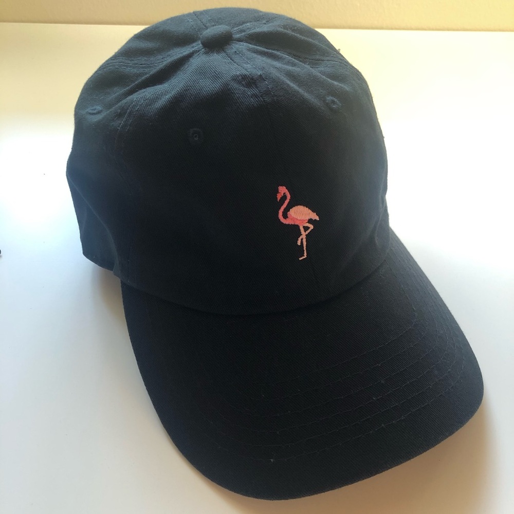 Black baseball cap with pink flamingo